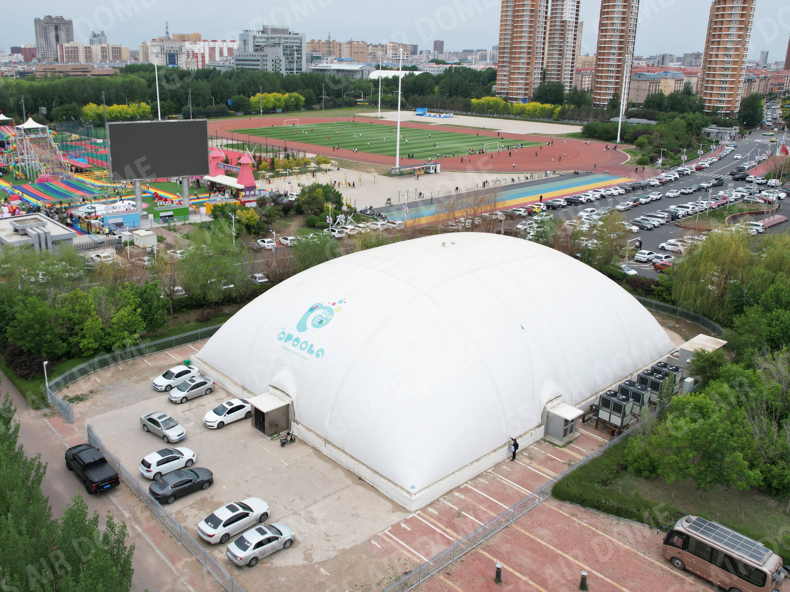 الأنظمة الهوائية المغطاة: الحل العصري لتغطية المساحات الكبيرة بكفاءة واستدامة